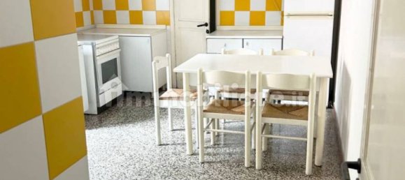 2 Schlafzimmer Wohnung in Genoa, Italy, Nr. 264641 3