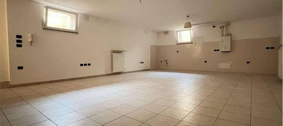 5 rooms Apartment in Villafranca di Verona, Italy No. 28130 18