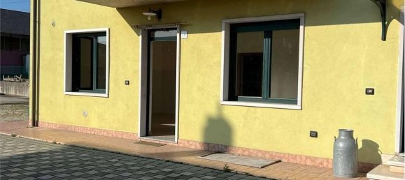 5 rooms Apartment in Villafranca di Verona, Italy No. 28130 41