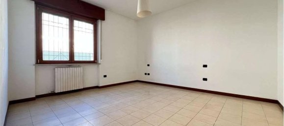 5 rooms Apartment in Villafranca di Verona, Italy No. 28130 9