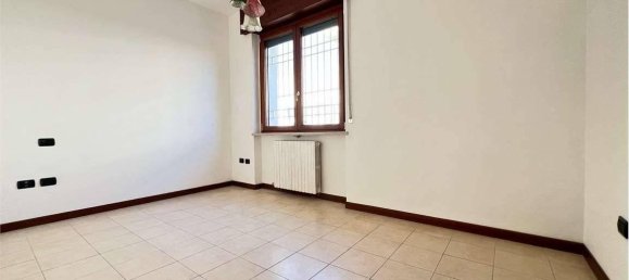 5 rooms Apartment in Villafranca di Verona, Italy No. 28130 10