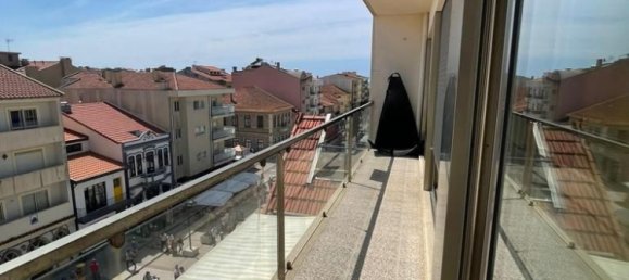 1 bedroom Penthouse in Vila Nova de Gaia, Portugal No. 242121 2