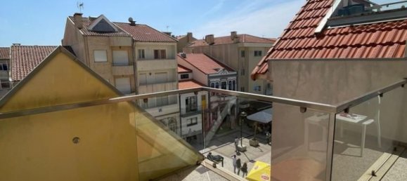 1 bedroom Penthouse in Vila Nova de Gaia, Portugal No. 242121 4
