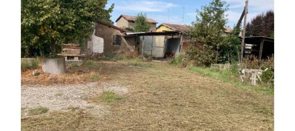 5 rooms House in Novellara, Italy No. 252985 3