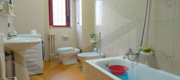 4 rooms Apartment in Bari, Italy No. 29069 24
