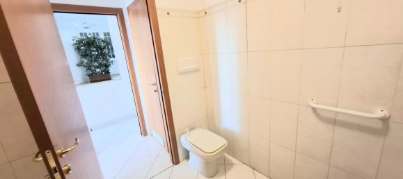 5غرفة شقة في Genoa, Italy رقم 136987 10