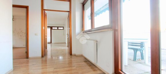 5 rooms Penthouse in Udine, Italy No. 150999 6