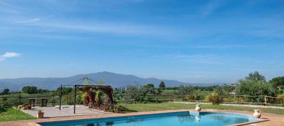 8 bedrooms House in Città della Pieve, Italy No. 54617 3