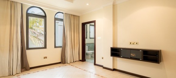 4 bedrooms Villa in Palm Jumeirah, UAE No. 42403 26