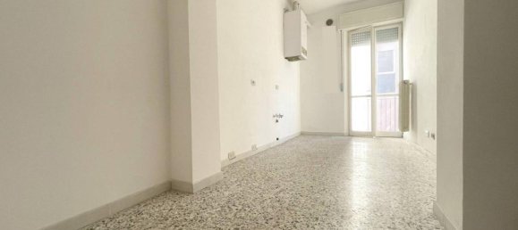 3 rooms Apartment in Rimini, Italy No. 113004 8