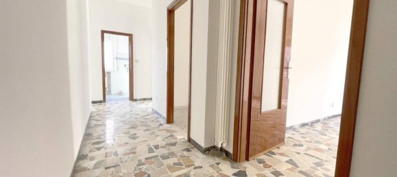 3 rooms Apartment in Rimini, Italy No. 113004 5