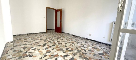 3 rooms Apartment in Rimini, Italy No. 113004 2