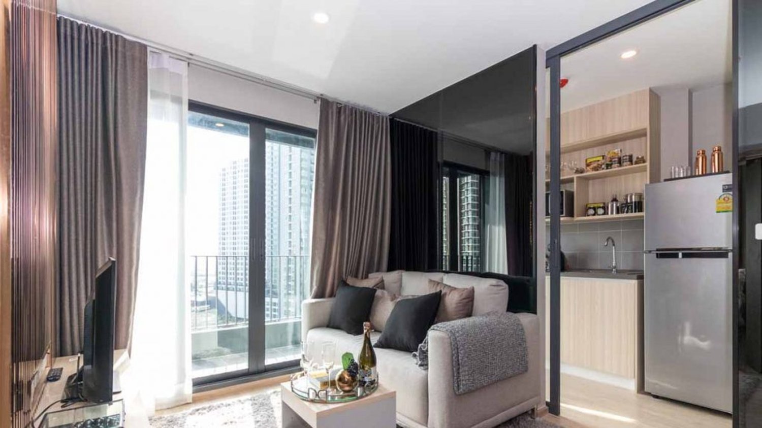 2 bedrooms Condo in IDEO O2 Bangkok, Thailand No. 28780