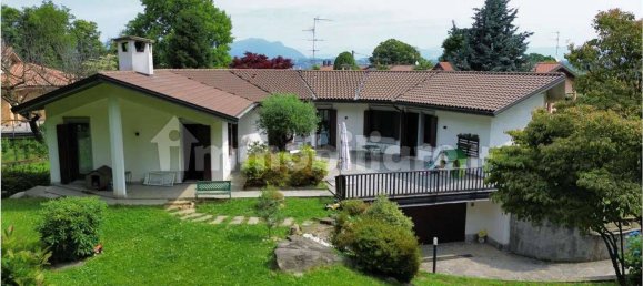 3 غرف نوم فيلا في Azzate, Italy رقم 83114 2