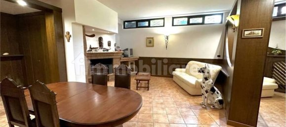 3 غرف نوم فيلا في Azzate, Italy رقم 83114 22