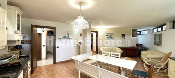 3 غرف نوم فيلا في Azzate, Italy رقم 83114 25