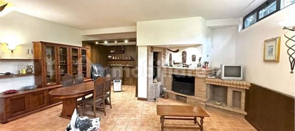 3 غرف نوم فيلا في Azzate, Italy رقم 83114 20