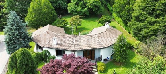 3 غرف نوم فيلا في Azzate, Italy رقم 83114 40