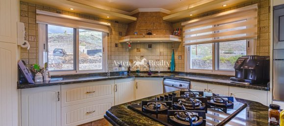 6 bedrooms House in Arona, Spain No. 25447 43