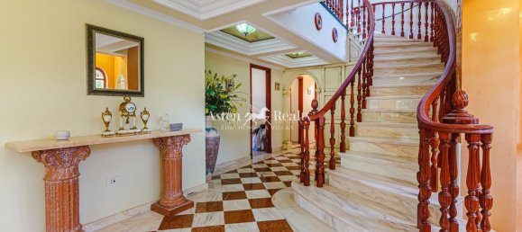 6 bedrooms House in Arona, Spain No. 25447 4