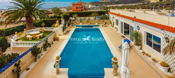 6 bedrooms House in Arona, Spain No. 25447 2