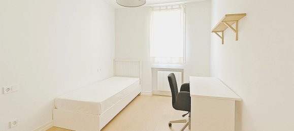 3 bedrooms Apartment in Madrid, Spain No. 155987 38