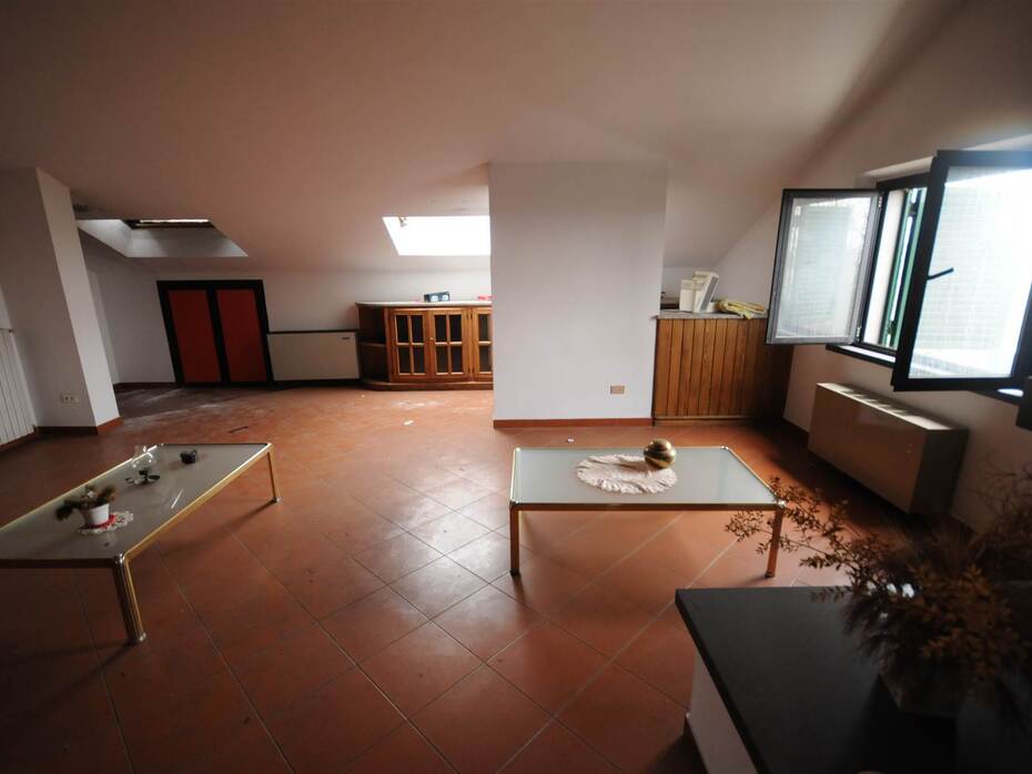 Apartamento T3 em Pistoia, Italy N.º 164417