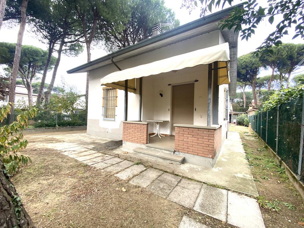 4 rooms Villa in Cervia, Italy No. 21606