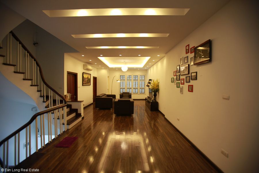 5 bedrooms Villa in Long Bien, Vietnam No. 4974