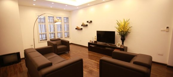 5 bedrooms Villa in Long Bien, Vietnam No. 4974 3