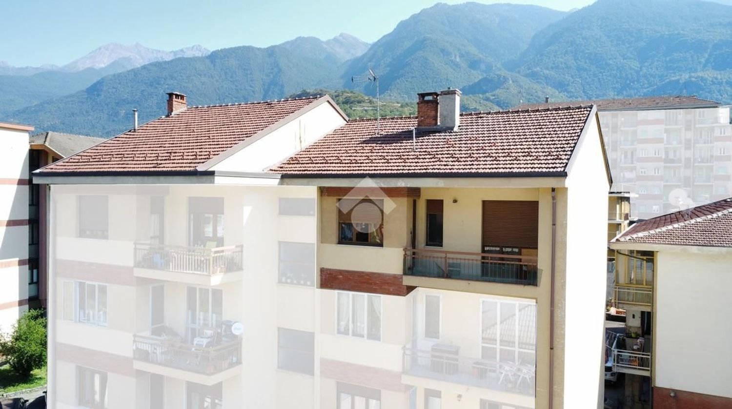 4غرفة شقة في Susa, Italy رقم 299837