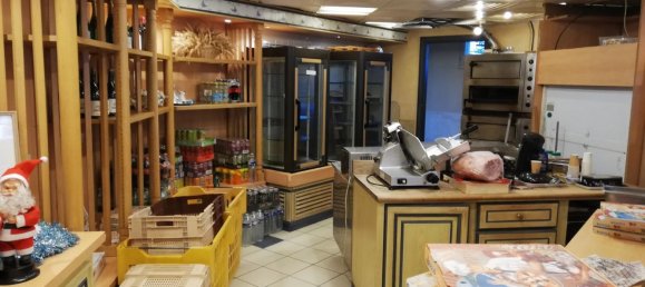 5 rooms Building in Isques, France No. 75133 2