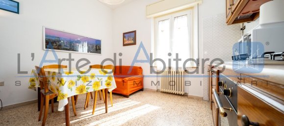 3-salle Appartement à Rimini, Italy No. 275399 8