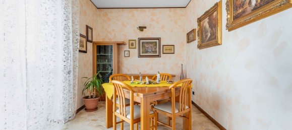 3 bedrooms Apartment in Milan, Italy No. 371591 12