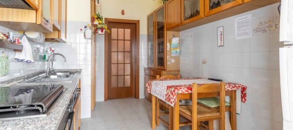 3 bedrooms Apartment in Milan, Italy No. 371591 9