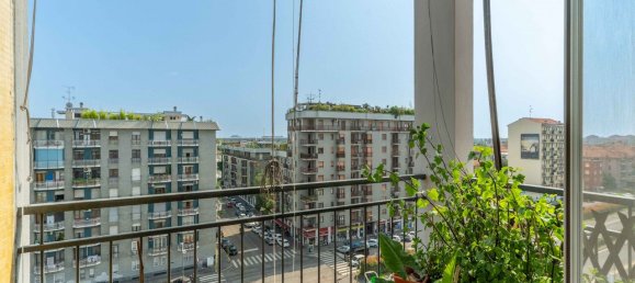 3 bedrooms Apartment in Milan, Italy No. 371591 19