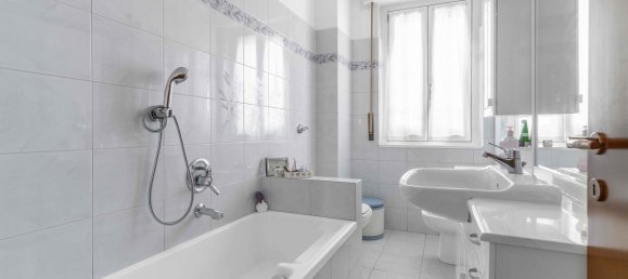 3 bedrooms Apartment in Milan, Italy No. 371591 24