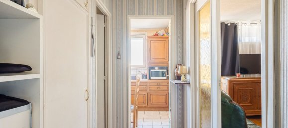 Apartamento de 1 dormitorio en Livry-Gargan, France No. 139454 3