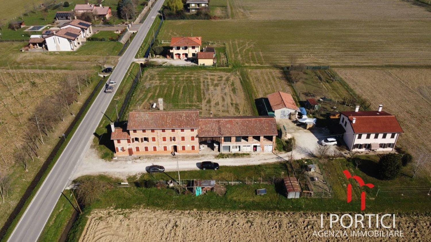 12 rooms House in Santa Maria di Sala, Italy No. 295195