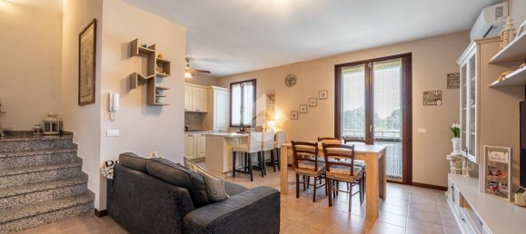 3 bedrooms Villa in Bibbiano, Italy No. 273385 8