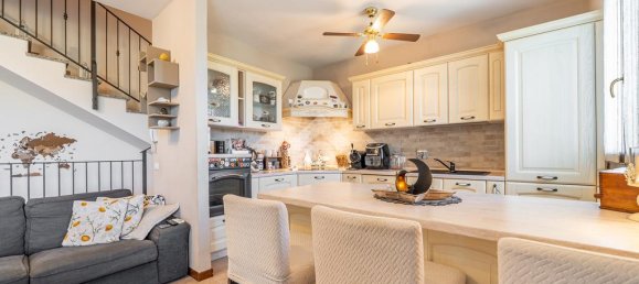 3 bedrooms Villa in Bibbiano, Italy No. 273385 10