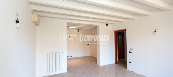 12 rooms Building in Brescia, Italy No. 2295 15