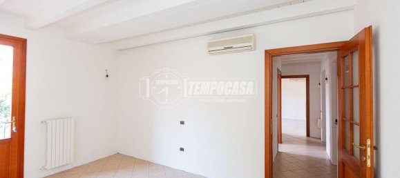 12 rooms Building in Brescia, Italy No. 2295 26