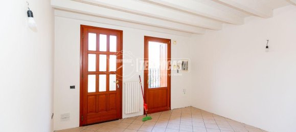 12 rooms Building in Brescia, Italy No. 2295 13