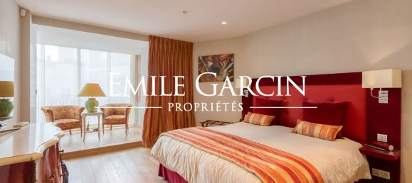 4 bedrooms Apartment in Paris, France No. 168032 15