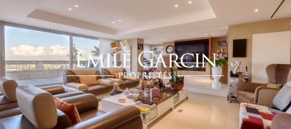 4 bedrooms Apartment in Paris, France No. 168032 3