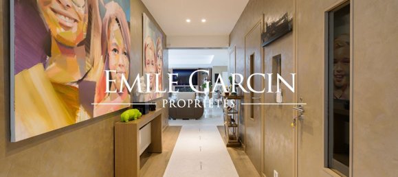 4 bedrooms Apartment in Paris, France No. 168032 11