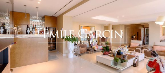 4 bedrooms Apartment in Paris, France No. 168032 10