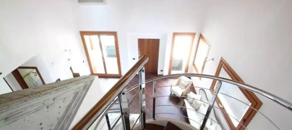 5 bedrooms Villa in Caravaggio, Italy No. 371595 5