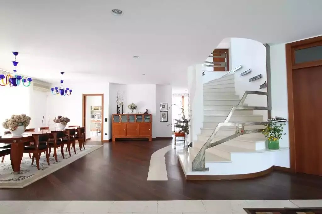 5 bedrooms Villa in Caravaggio, Italy No. 371595